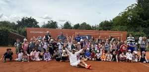 Mehr über den Artikel erfahren Erfolgreicher Tag mit drei Grundschulklassen im Tennisverein